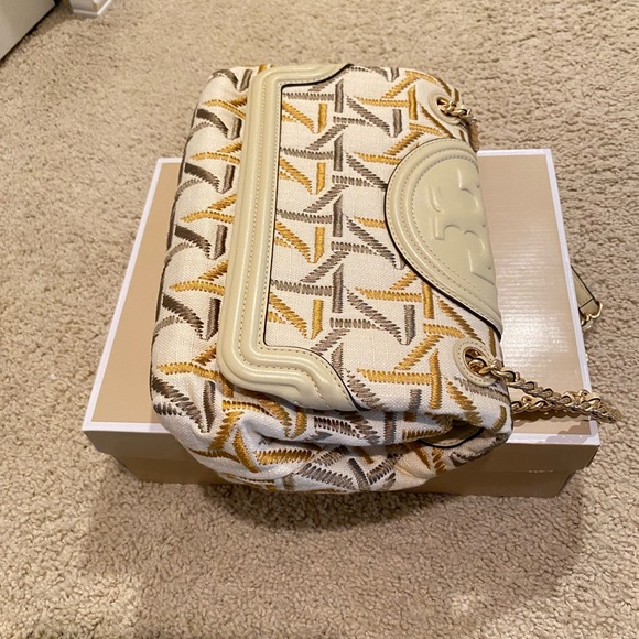 Bag - Picture 2 of 6